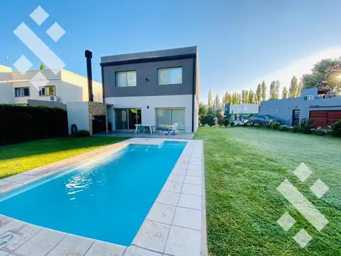 Casa en Alquiler de 3 dormitorios