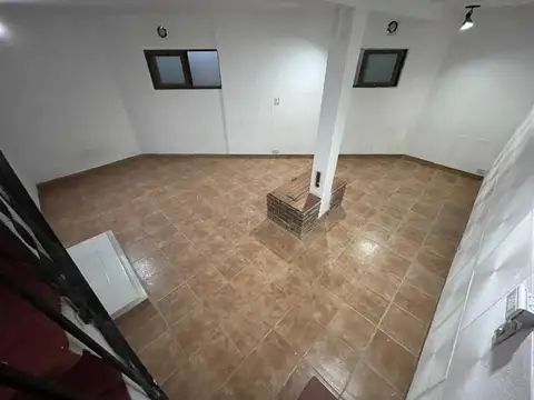 Depto Tipo Casa en Venta 80 años