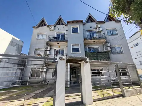 Av Rivadavia 19800, Piso PB