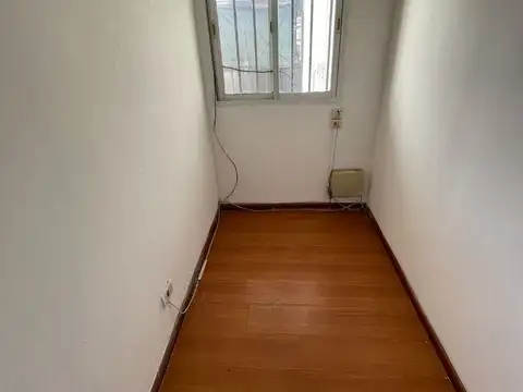 Casa 8 ambientes con 2 baños