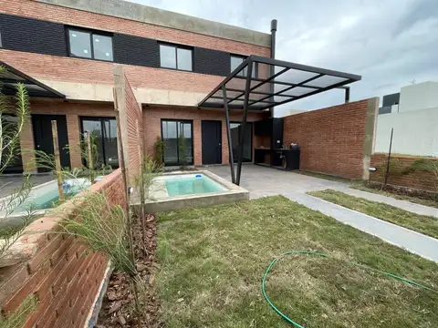 Duplex a la venta! A estrenar! Colinas de Manantiales!