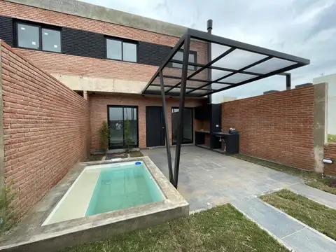 Casa en Venta en Colinas De Manantiales, USD 170.000