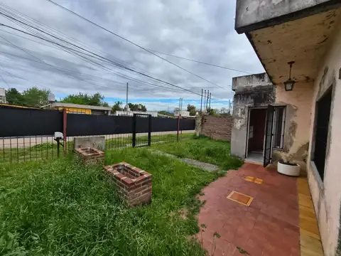 Casa en Alquiler con 1 cochera