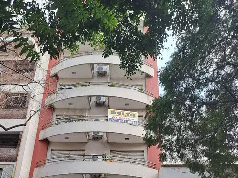 Semipiso frente y contrafrente Cocina muy bien equipada, lugar para lavarropa Balcon