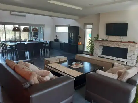 Casa en Venta en Haras Santa María, USD 245.000