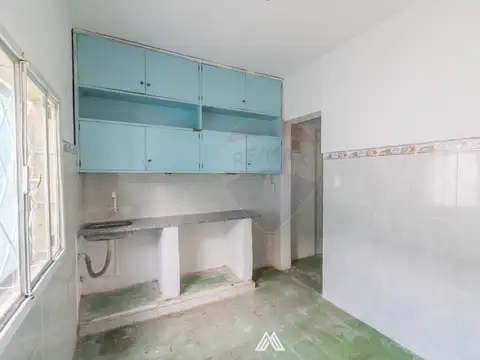 Casa 6 ambientes con 2 baños