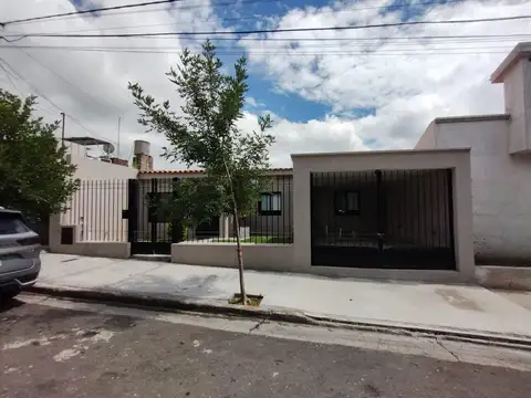 Casa en Venta en San Fdo del Valle de Catamarca, USD 300.000