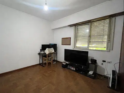 Depto Tipo Casa en Venta 40 años