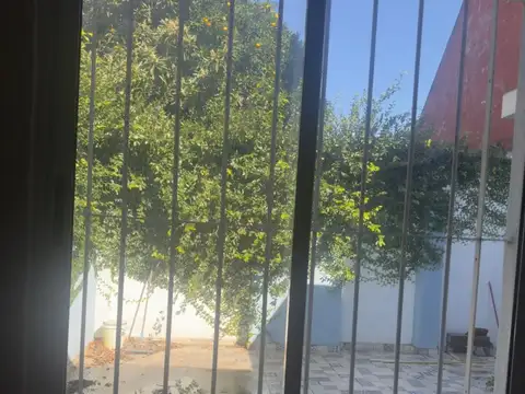 Depto Tipo Casa en Alquiler de 1 dormitorio