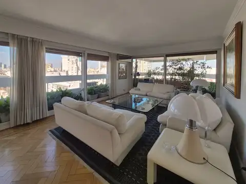 Departamento en Venta con 3 cocheras