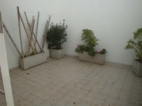Depto Tipo Casa 2 ambientes con 1 baño