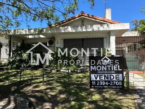 Casa  en Venta en Ciudad Jardin, Tres de Febrero, G.B.A. Zona Oeste