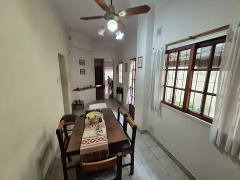 VENTA DE CASA 5 AMB CON QUINCHO Y AMPLIA TERRAZA