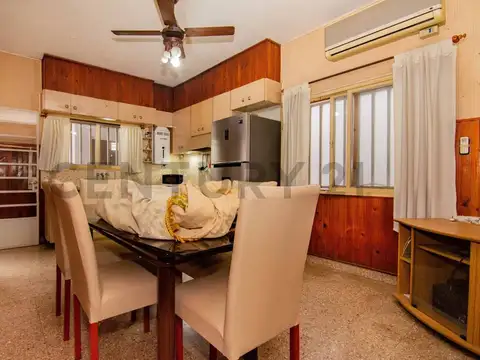 Venta Casa de 2 Dormitorios con patio y pileta en Zona Sur, Rosario