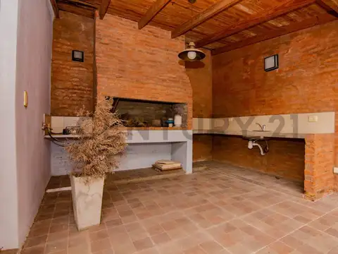 Casa 3 ambientes con 1 baño