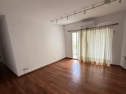 Espinosa 400, Piso 8