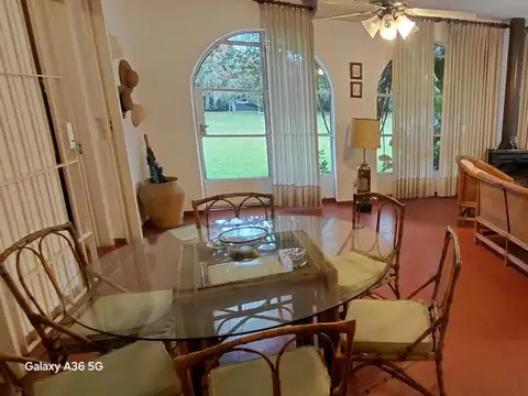 Dos casas sobre lote de 5.000 m²