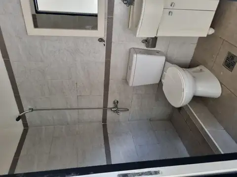 Depto Tipo Casa en Alquiler en Caseros, $ 400.000
