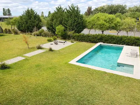 Casa en Venta con 2 cocheras