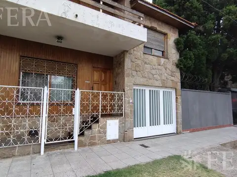 Venta casa 3 ambientes con patio en Villa Dominico