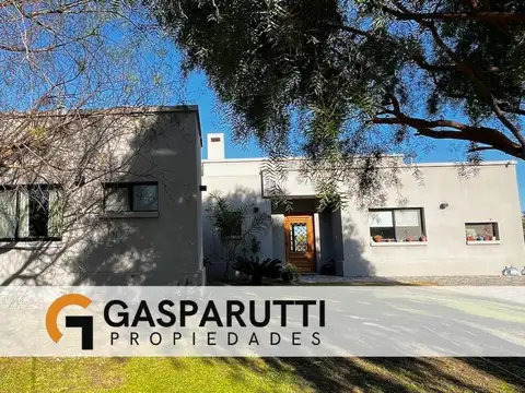 Casa 4 ambientes con 3 baños
