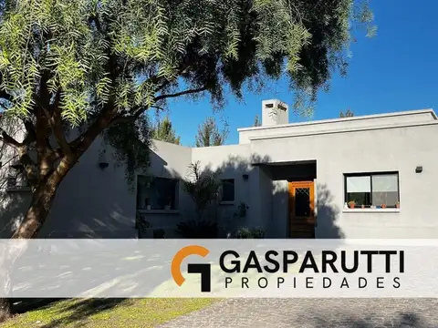 Casa en Venta con 4 cocheras