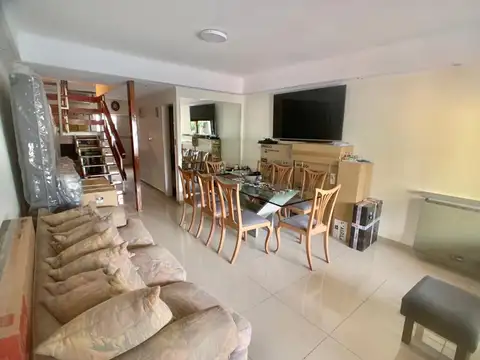Depto Tipo Casa en Venta de 4 ambientes