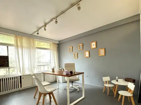 AL FRENTE, CON SEGURIDAD, SIN AMOBLAR, EXCELENTE ZONA. APTO PROFESIONAL, CONSULTORIOS, OFICINAS