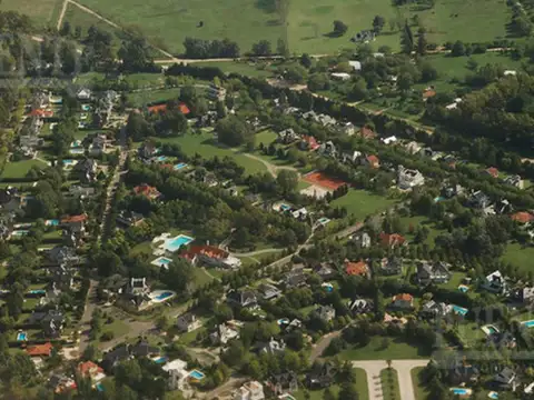 Terreno en Venta en Solar Del Bosque, USD 130.000
