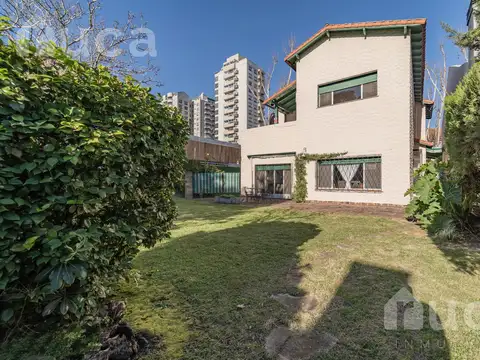 Doble Lote de 20 mts de frente a la venta en La Lucila a metros de Av.Libertador