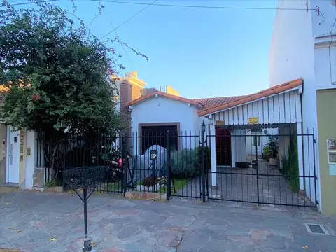 CASA MULTIFAMILIAR SOBRE LOTE 8.66 X 33 MTS