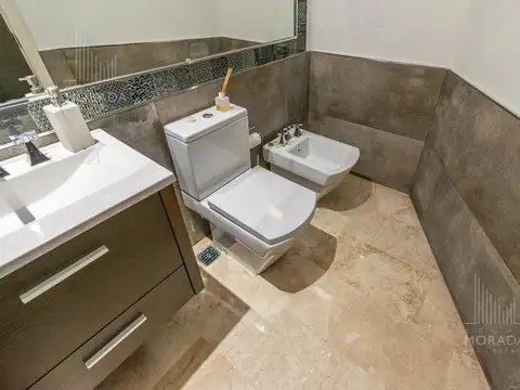 Casa en Venta con 4 cocheras