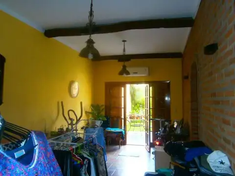Casa 5 ambientes con 2 baños
