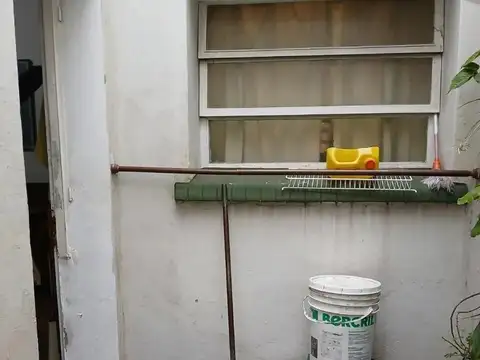 Casa 5 ambientes con 1 baño