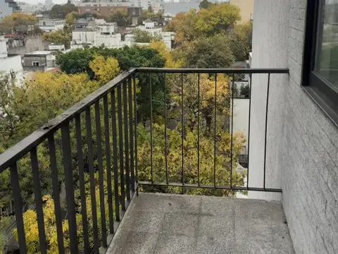 colegiales torre esquina muy luminoso y espectacular vista 2 ambientes frente balcon recien pintado
