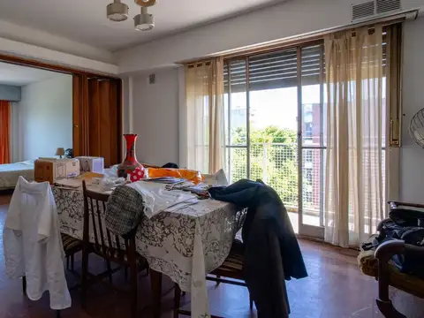 Venta dpto dos dorm. esquina San Martin y Rueda