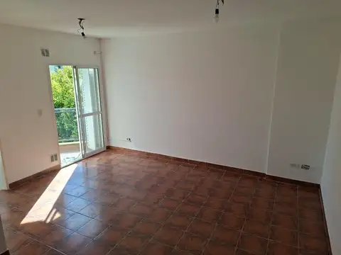 Hermoso Departamento 3 Ambientes En Alquiler En Carapachay
