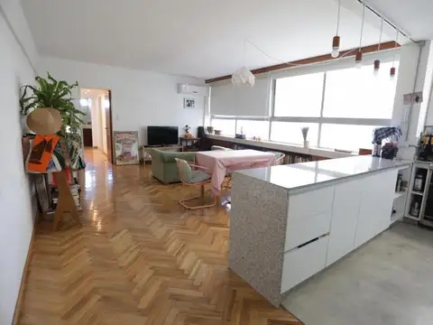 Piso Alto, Luminoso, Vista Abierta, Excelente Planta, Buen E