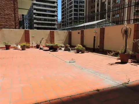 4 amb con cochera en venta en Las Cañitas. Gran terraza.