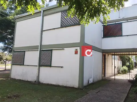 15 Esquina 529-Dúplex en venta c/ cochera en Tolosa 100