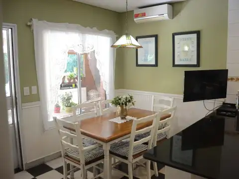 CASA EN VENTA 4 AMBIENTES BARRIO EL ROCIO APTO CREDITO
