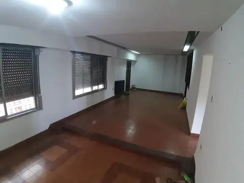 Sarmiento 1650 , Piso 1