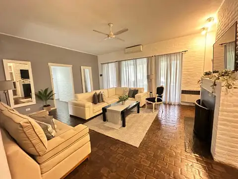 Casa en Venta con 8 cocheras