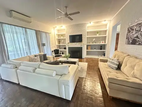 Casa 7 ambientes con 5 baños