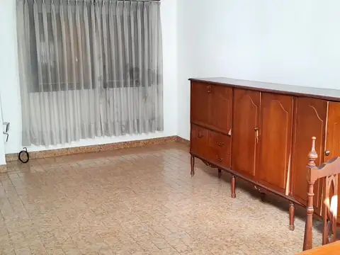 Casa 4Amb. Garaje-Patio c/Parrilla. Trza Zona Resid. a Refac