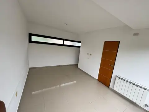Depto Tipo Casa 4 ambientes con 2 baños