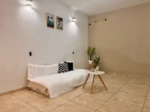 Casa de 2 dormitorios y patio en Barrio Belgrano- APTA CRÉDITO!