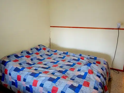 CASA EN VENTA 2 DORM + TERRENO EN SAN LORENZO