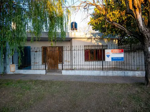 CASA EN VENTA 2 DORM + TERRENO EN SAN LORENZO