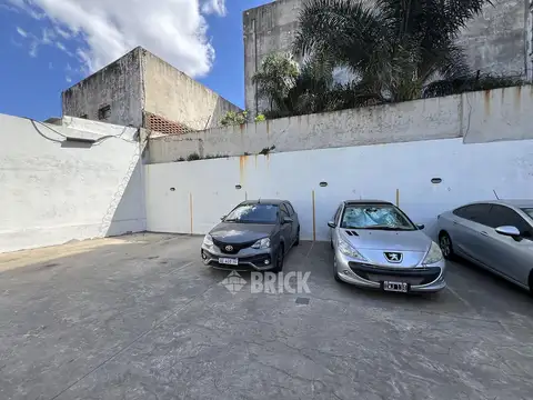 COCHERA FIJA DESCUBIERTA N° 11 EN PLANTA BAJA EN AV. JUAN DE GARAY AL 3700 (HAY OTRAS)